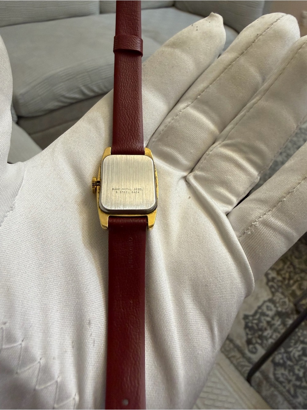 Vintage Timex Ladies Manual Wind Watch - Gold Tone Case - Red Dial 19mm x 30mm - Picture 12 of 13